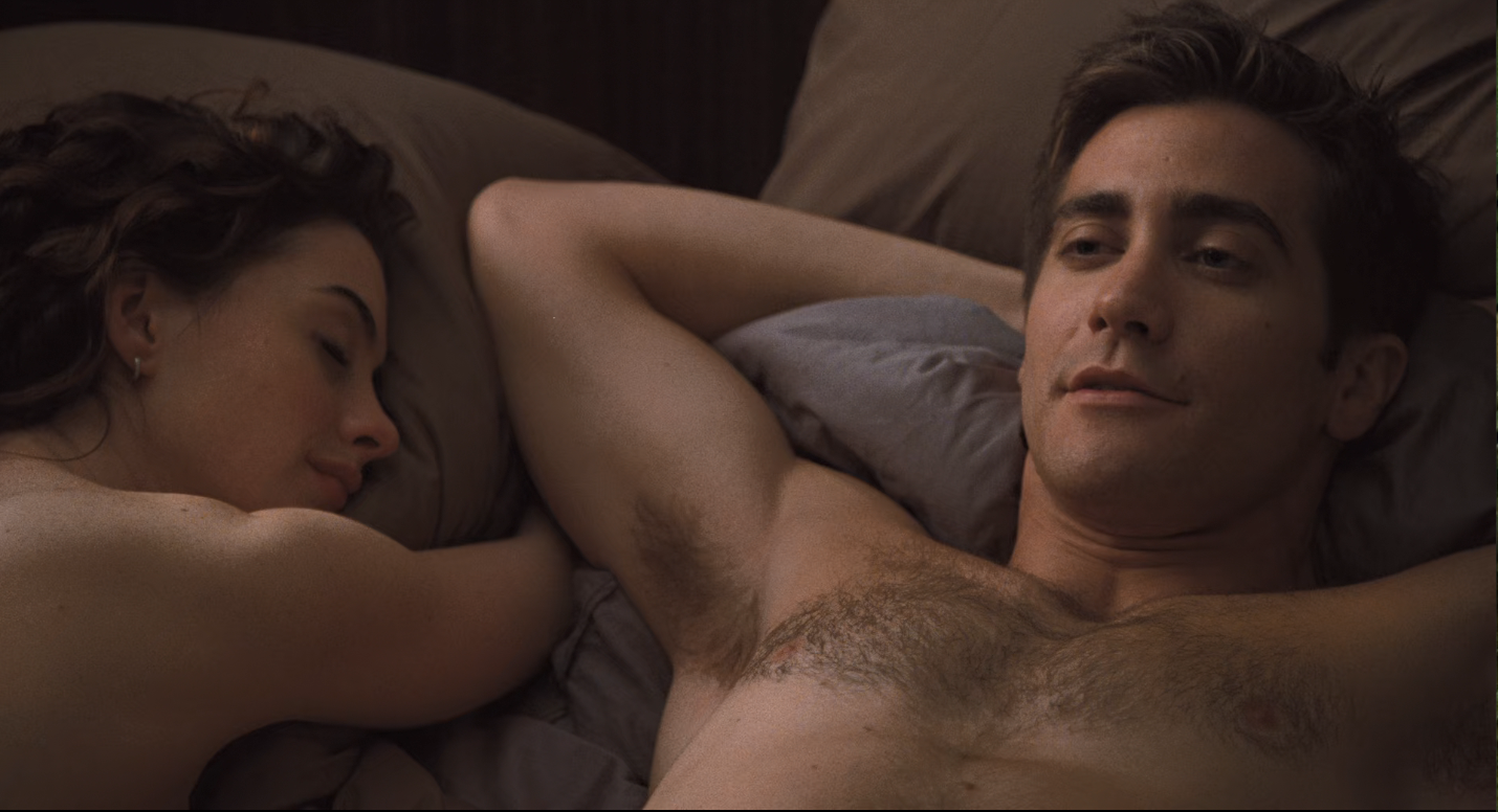 18+ Love And Other Drugs 2010 English 350MB BluRay Download.