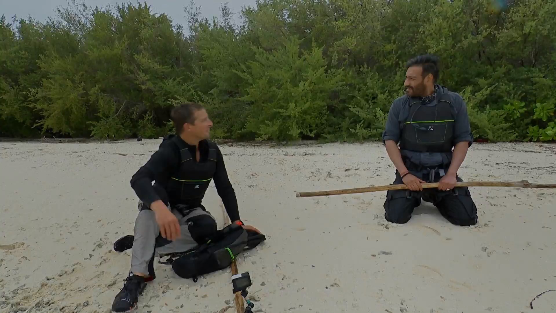 Into.the.Wild.With.Bear.Grylls.and.Ajay (6)
