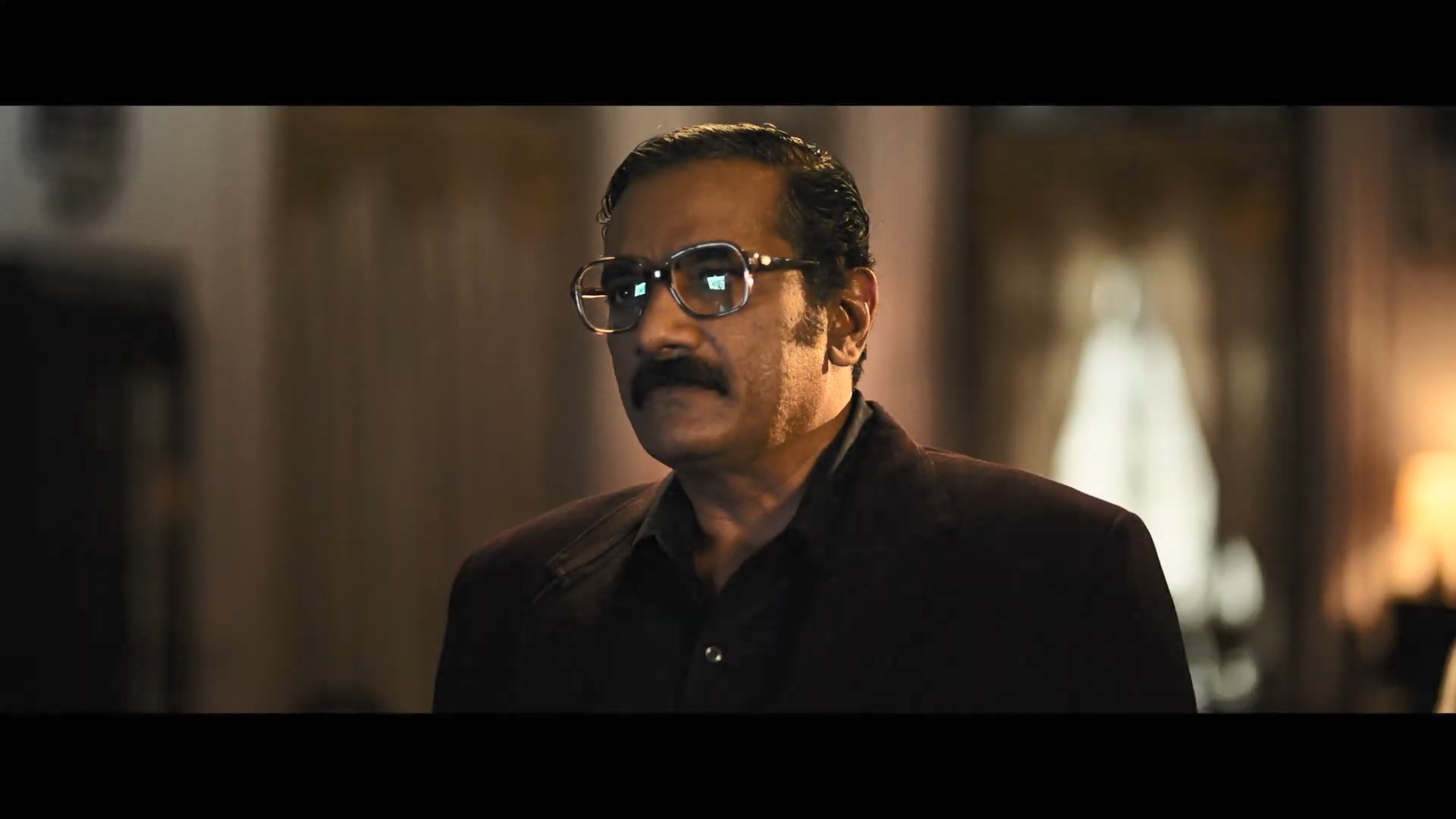 KGF-Chapter-2-Trailer-Hindi-Yash-Sanjay-Dutt-Raveena-Tandon-Srinidhi-Prashanth-Neel-Vijay-Kiragandur.mp4_snapshot_01.14.166.jpg