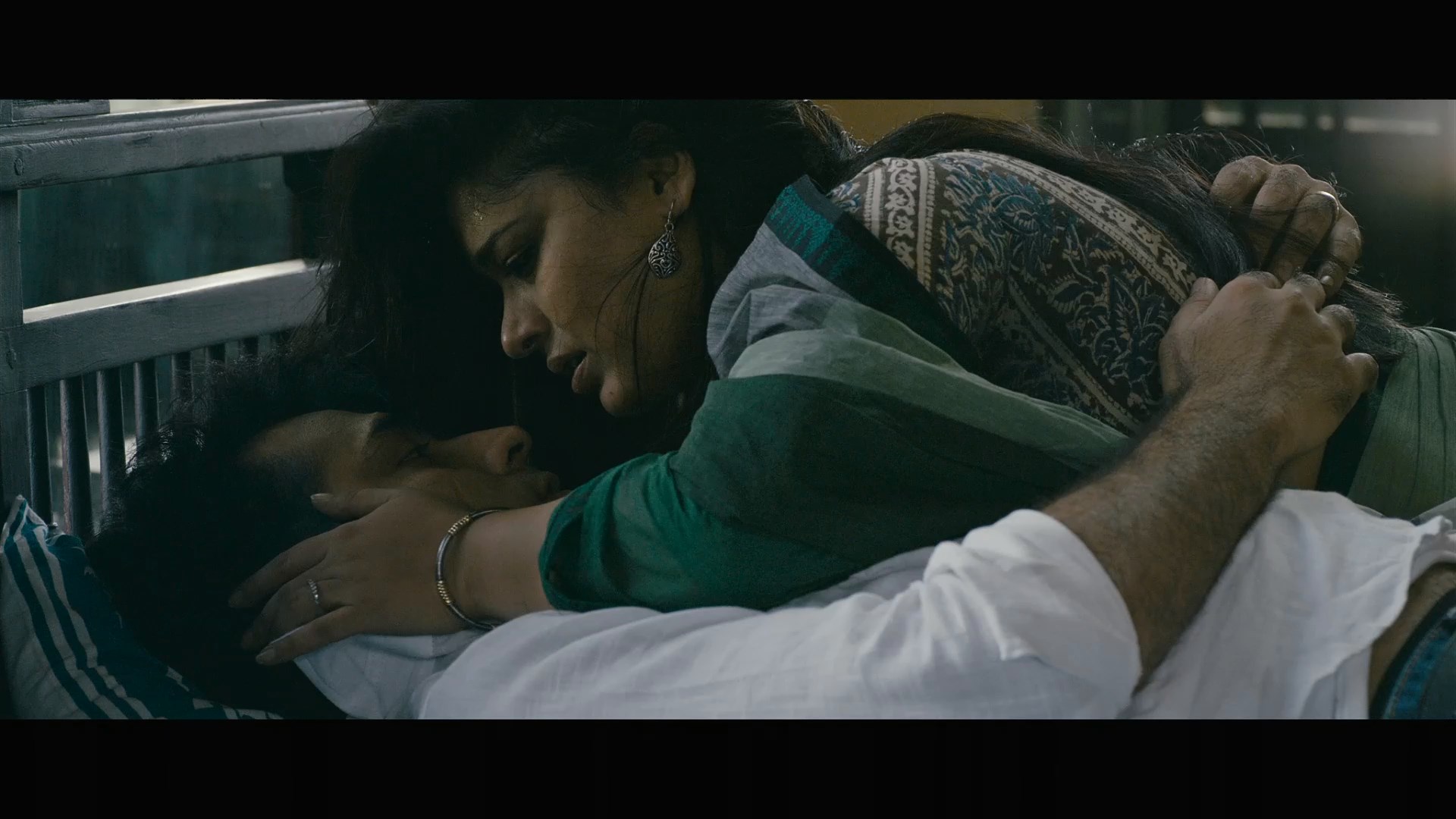 Jodi-Love-Dile-Na-Prane-2014-Bengali-Movie-1080p-HDRip-2.1GB.mkv_snapshot_01.47.07.533.jpg