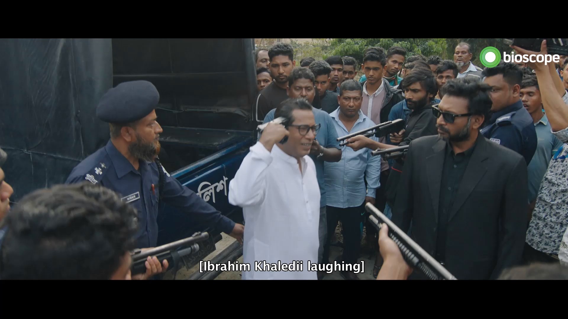 Mukhosh-2022-Bangla-Movie_1080p.mp4_snapshot_02.06.00.033.jpg