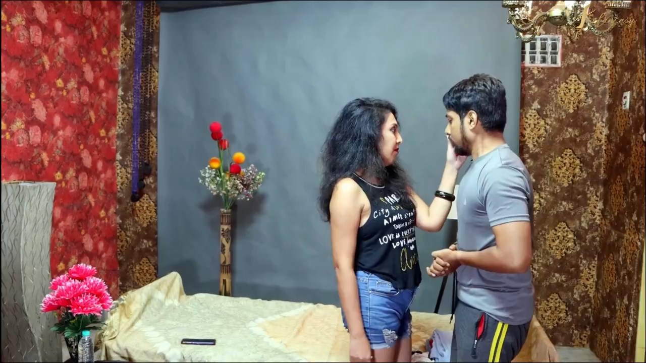 Laundary Wale Bhaiya Ne Makan Malkin Saheli Mitra Ko Chod Diya SexFantasy.mp4 at Streamtape.com.mp4 