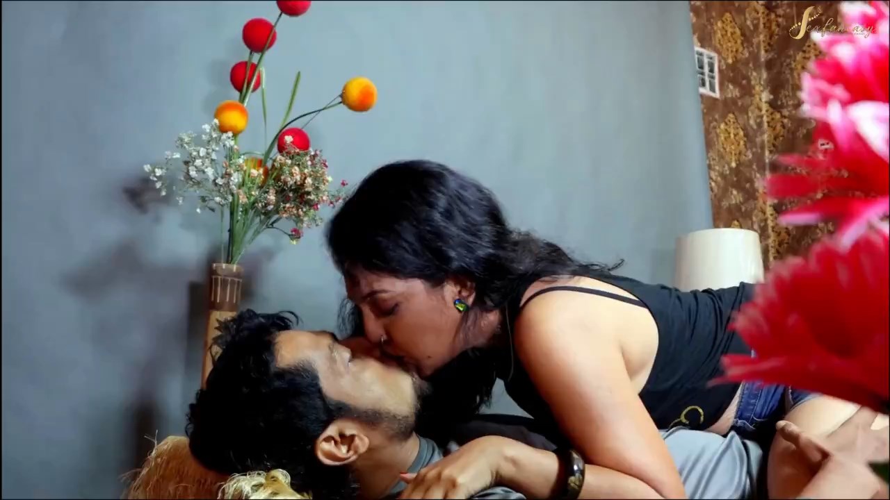 Laundary Wale Bhaiya Ne Makan Malkin Saheli Mitra Ko Chod Diya SexFantasy.mp4 at Streamtape.com.mp4 