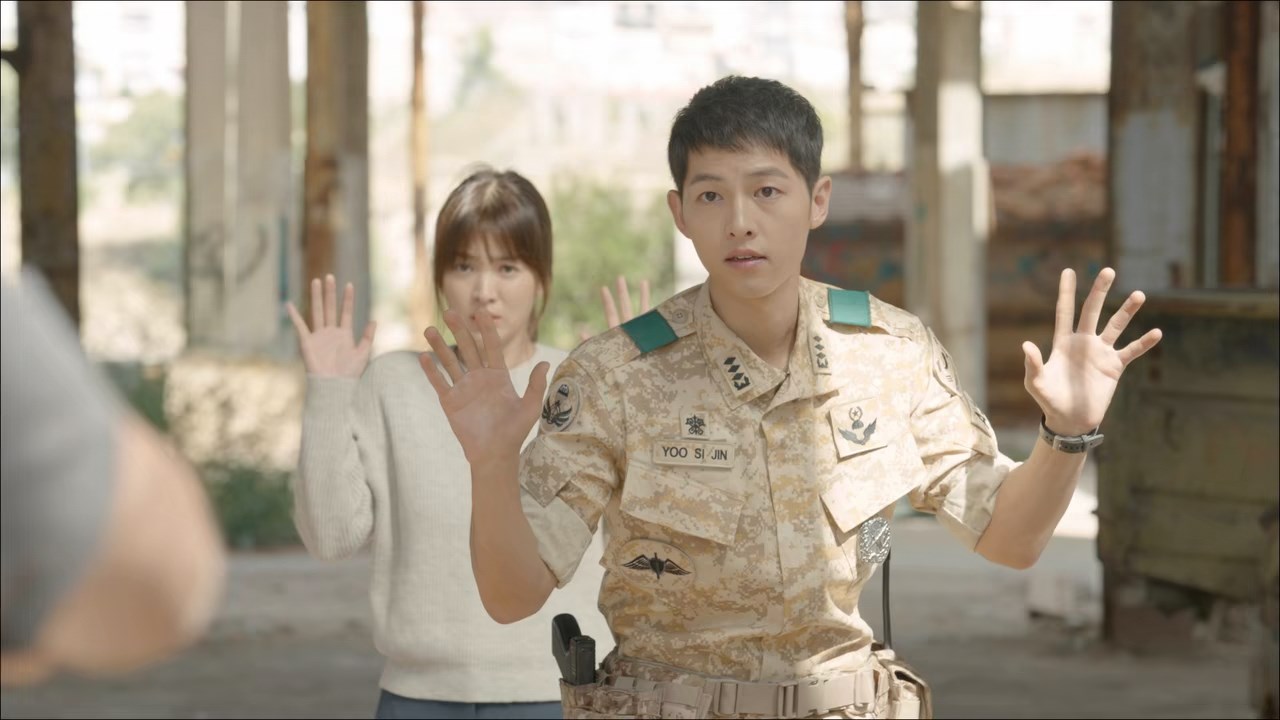 Descendants of the Sun (2016) S01E10 720p 10bit BluRay x265 HEVC [Org DTH Hindi DD 2.0 ~ 224Kbps + E