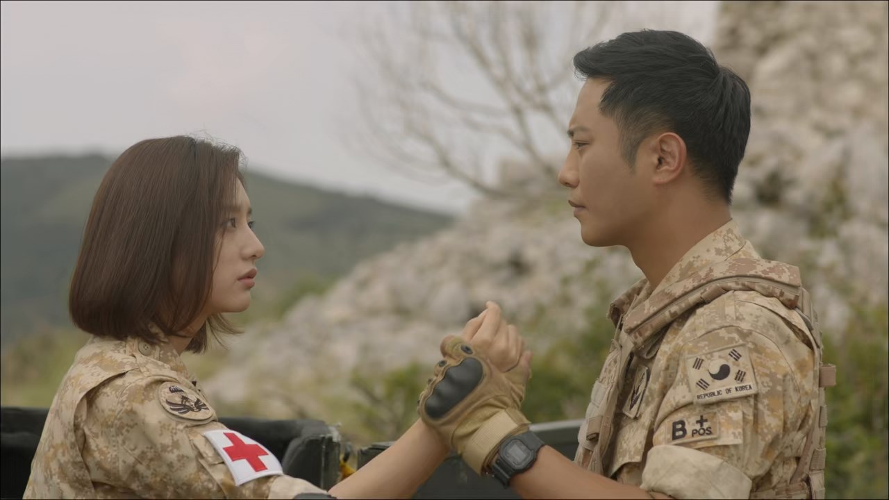 Descendants of the Sun (2016) S01E10 720p 10bit BluRay x265 HEVC [Org DTH Hindi DD 2.0 ~ 224Kbps + E