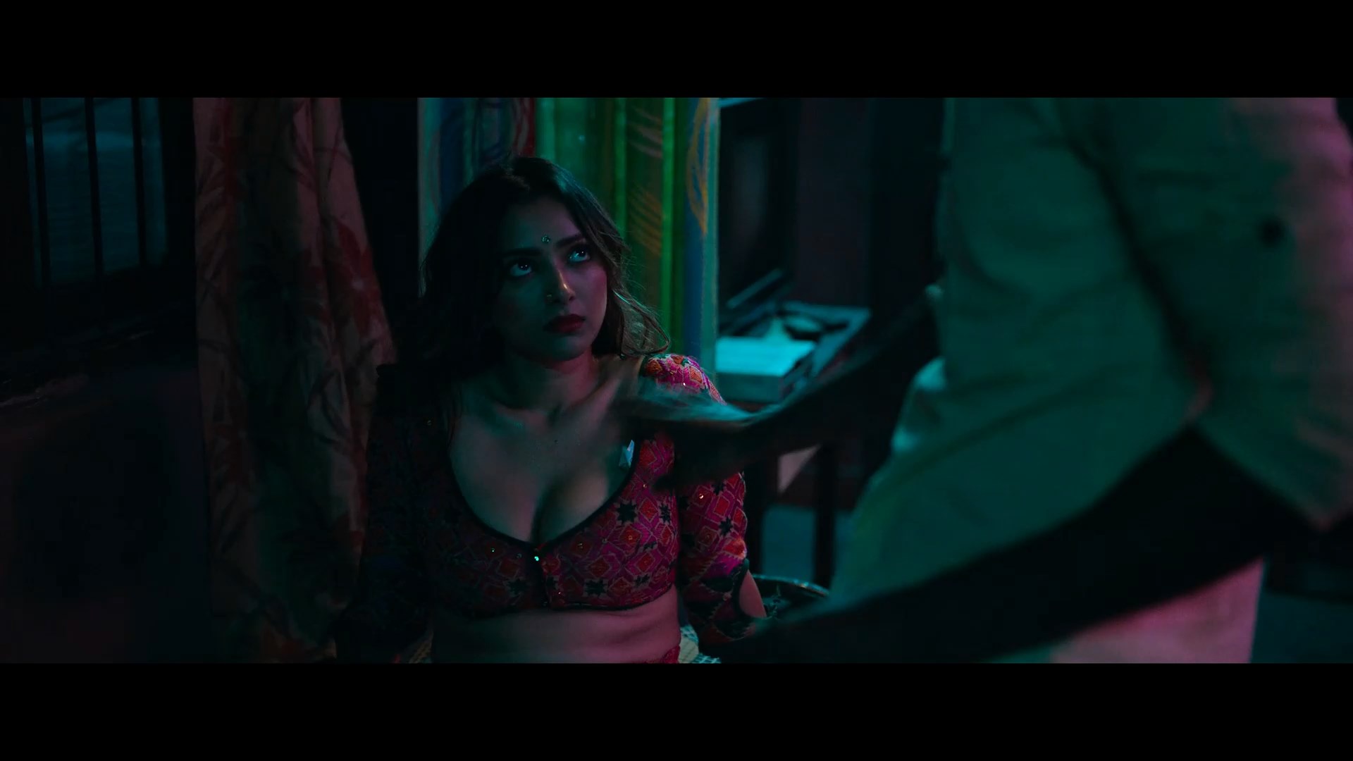 India Lockdown (2022) Dazzling sex scenes.ts snapshot 00.30.321