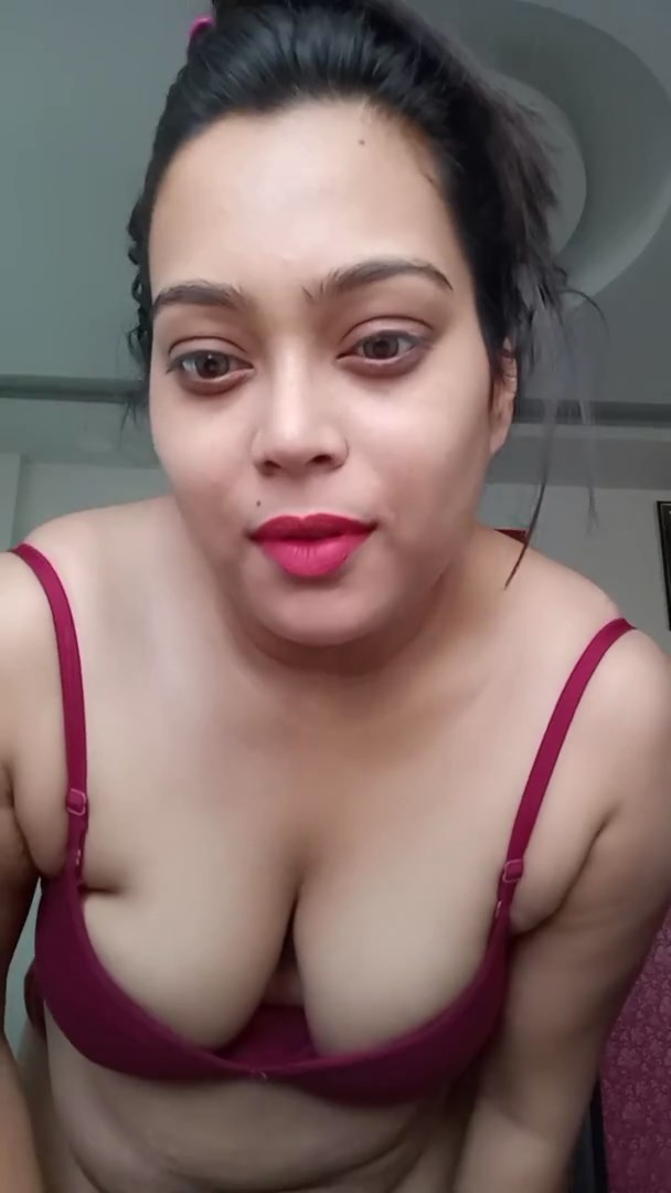 Indian Model Actress piyali.nandy Solo Play 2024 720p HDRip