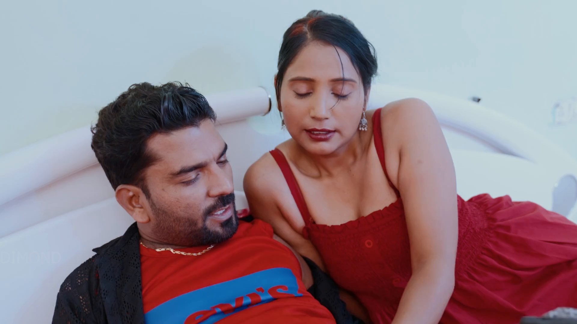 Bhabhi Garam (2024) UNRATED 720p HEVC HDRip Hindi Short Film.mkv snapshot 02.16.000